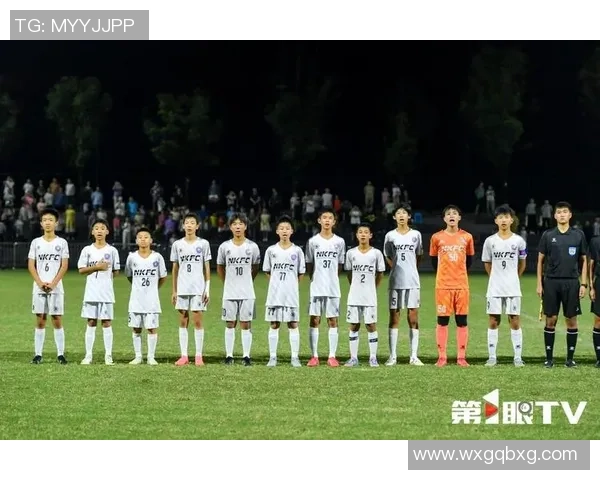 重庆足球队在冠军赛中的默契配合展现出强大团队实力与战术执行力